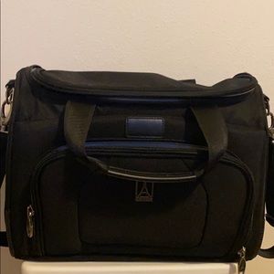 Travel pro carry on bag